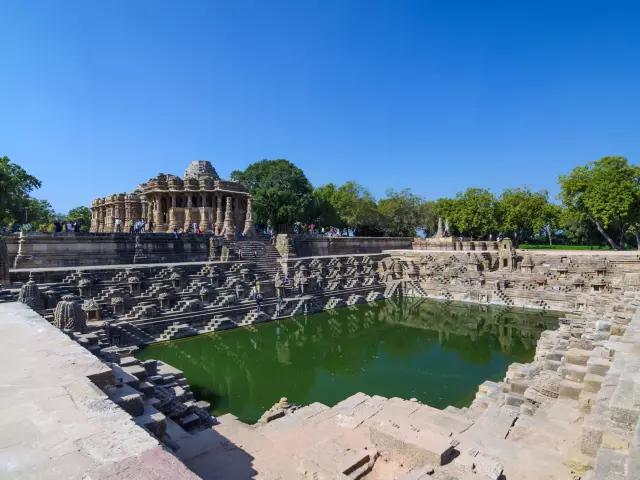 ENJOY A HERITAGE WALK THROUGH AHMEDABAD