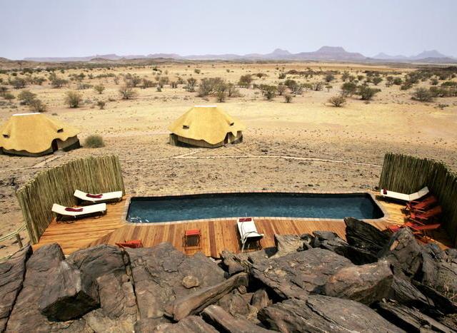 Doro Nawas Camp