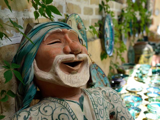 Visit workshops and meet artisans