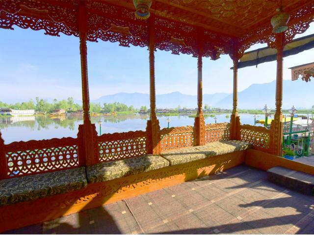 Royal Houseboat