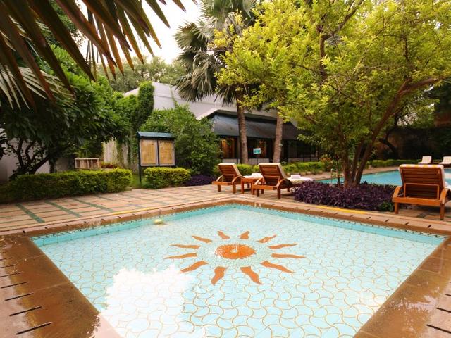 Usha Kiran Palace Hotel