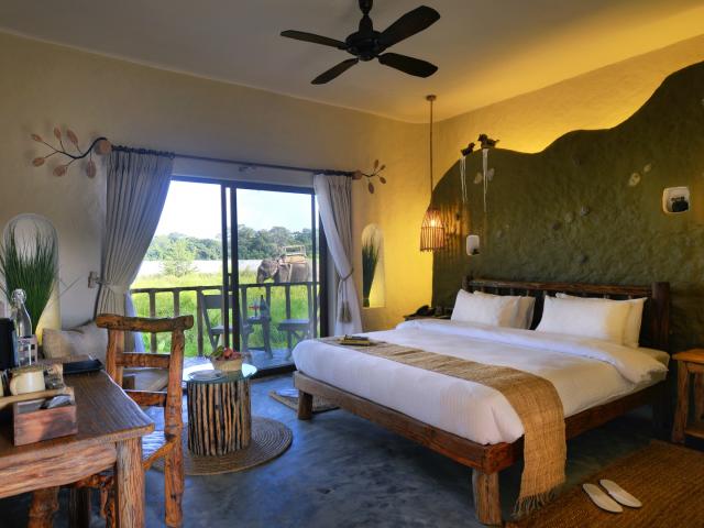 Barahi Jungle Lodge