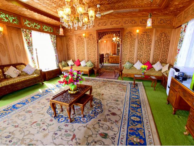 Royal Houseboat