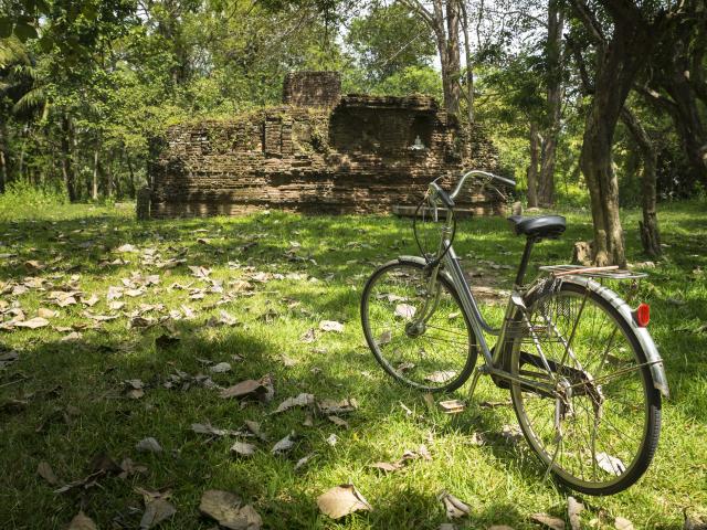 Cycle around Anuradhapura