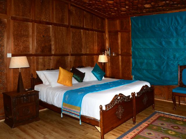 Sukoon Houseboat