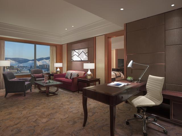 Shangri-La Hotel