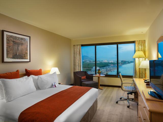 Crowne Plaza Muscat Hotel