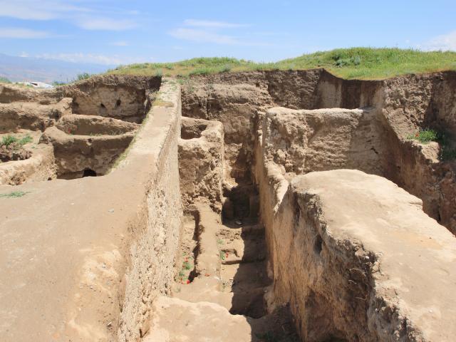 Wander the ruins of Penjikent