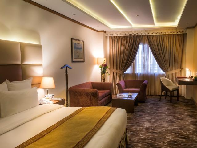 Luxus Grand, Lahore