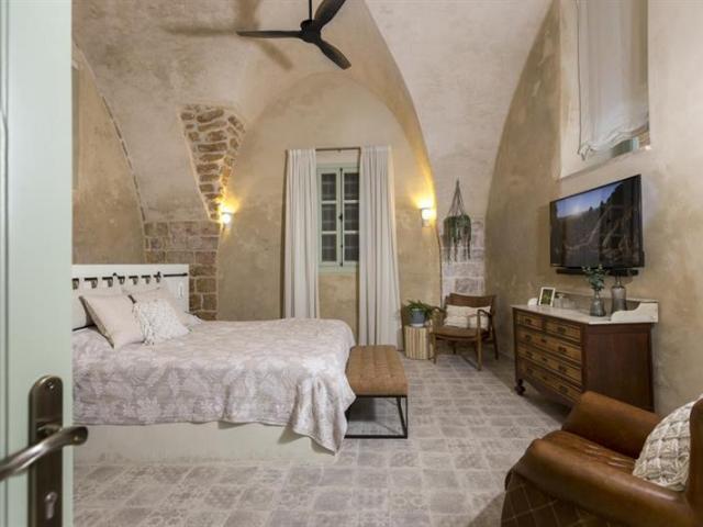 Akotika Boutique, Akko