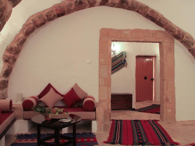 Hayat Zaman Hotel