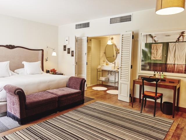 Hotel B