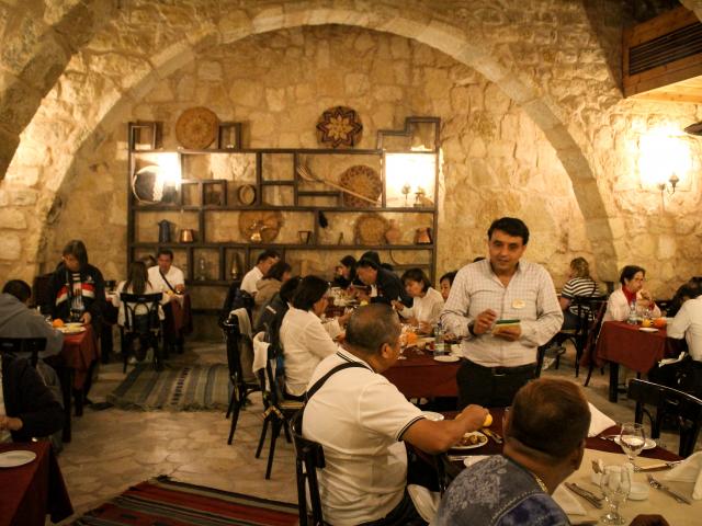 Hayat Zaman Hotel