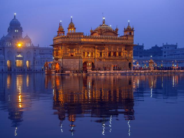 Witness the Palki Sahib ceremony in the Golden Temple