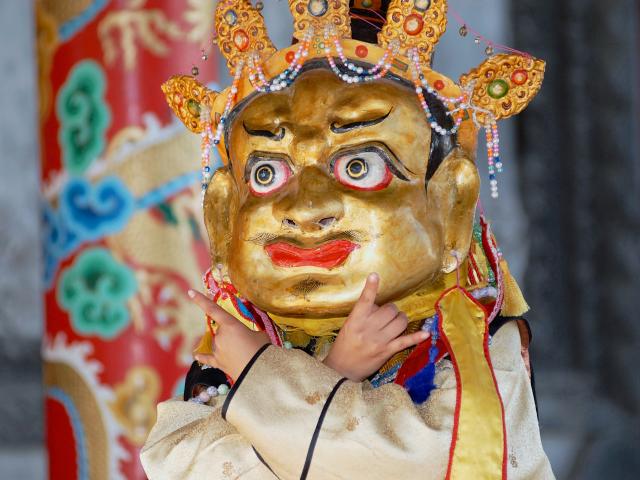 Visit a shaman workshop