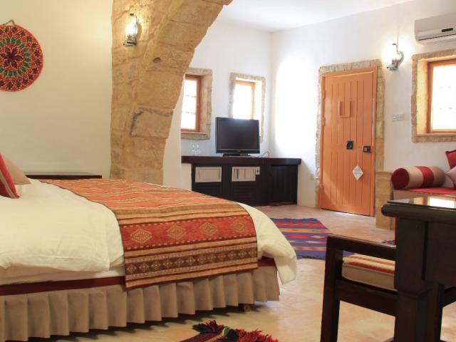 Hayat Zaman Hotel