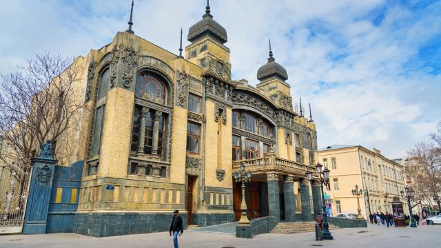 Enjoy the opera in Baku