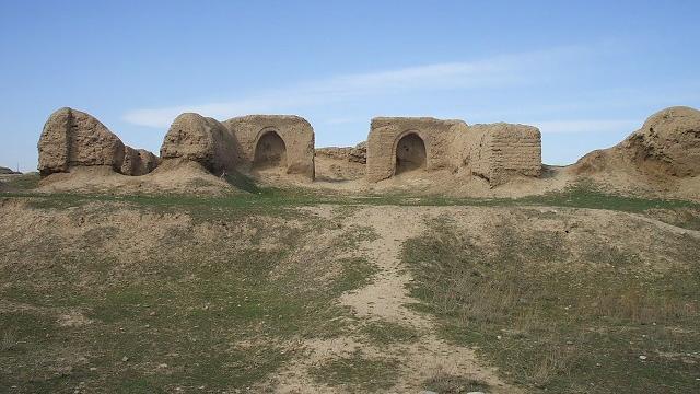 Wander the ruins of Penjikent