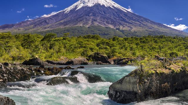 Hike up Osorno Volcano