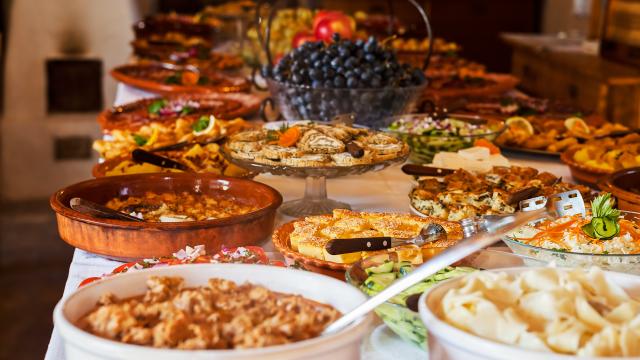 Have lunch on a Serbian farm