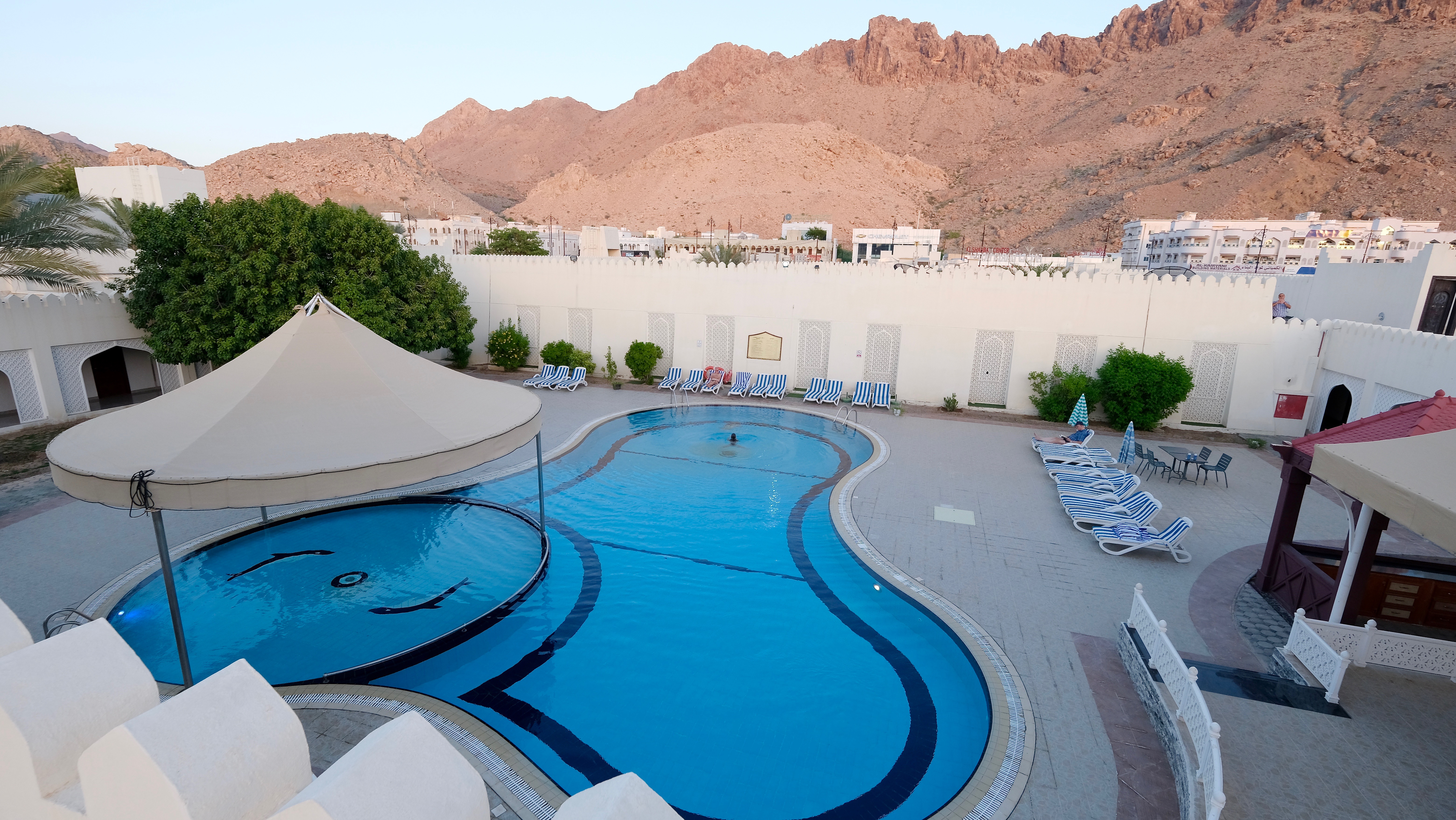 Falaj Daris Hotel