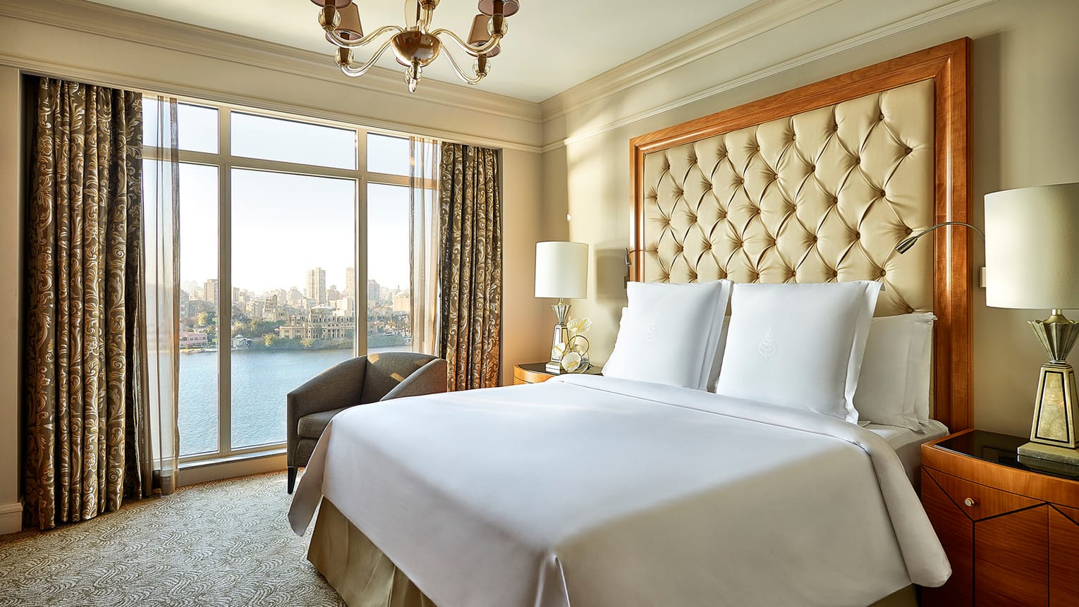 Four Seasons Cairo, Nile Plaza