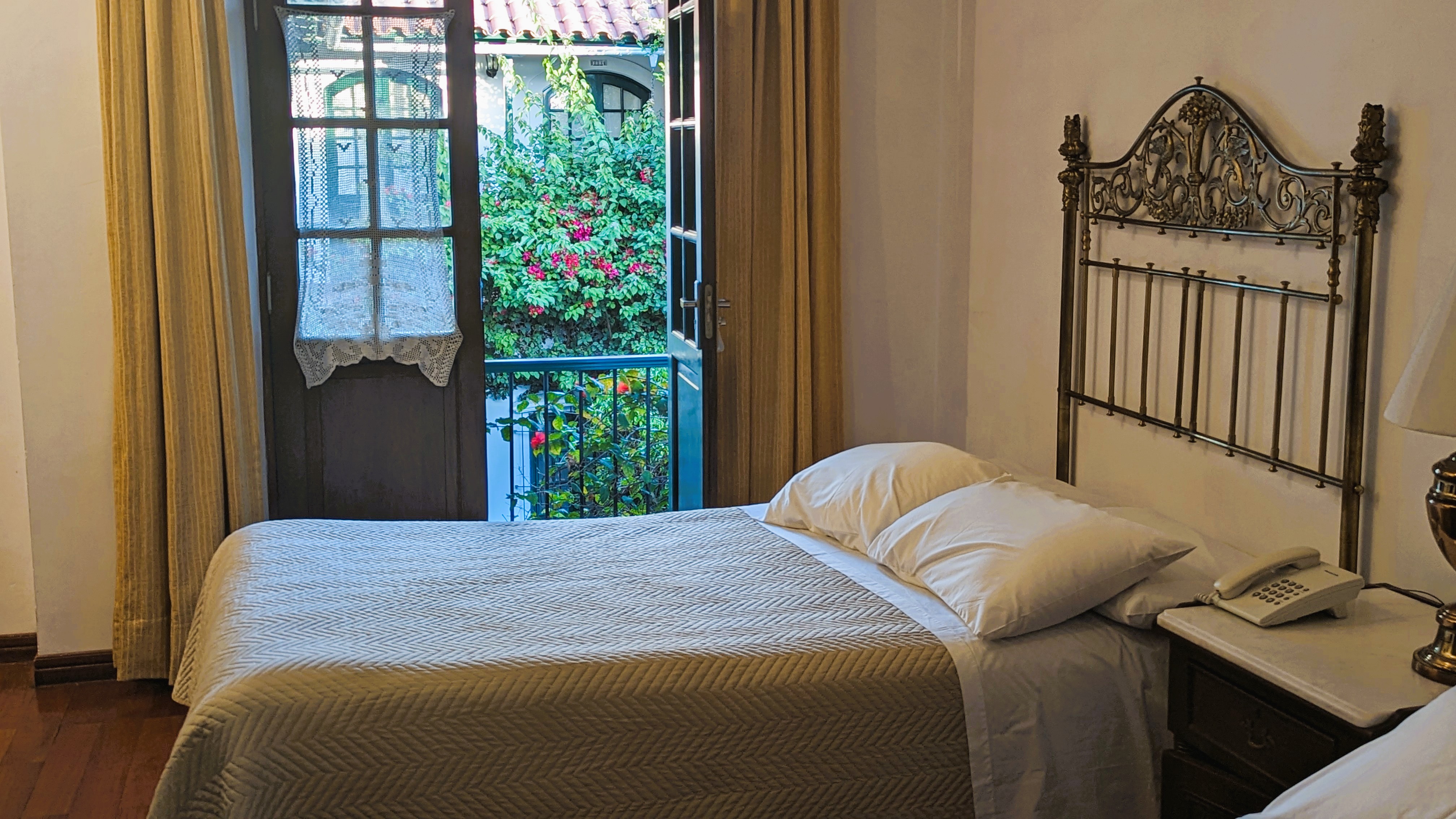 Parador Santa Maria La Real Hotel