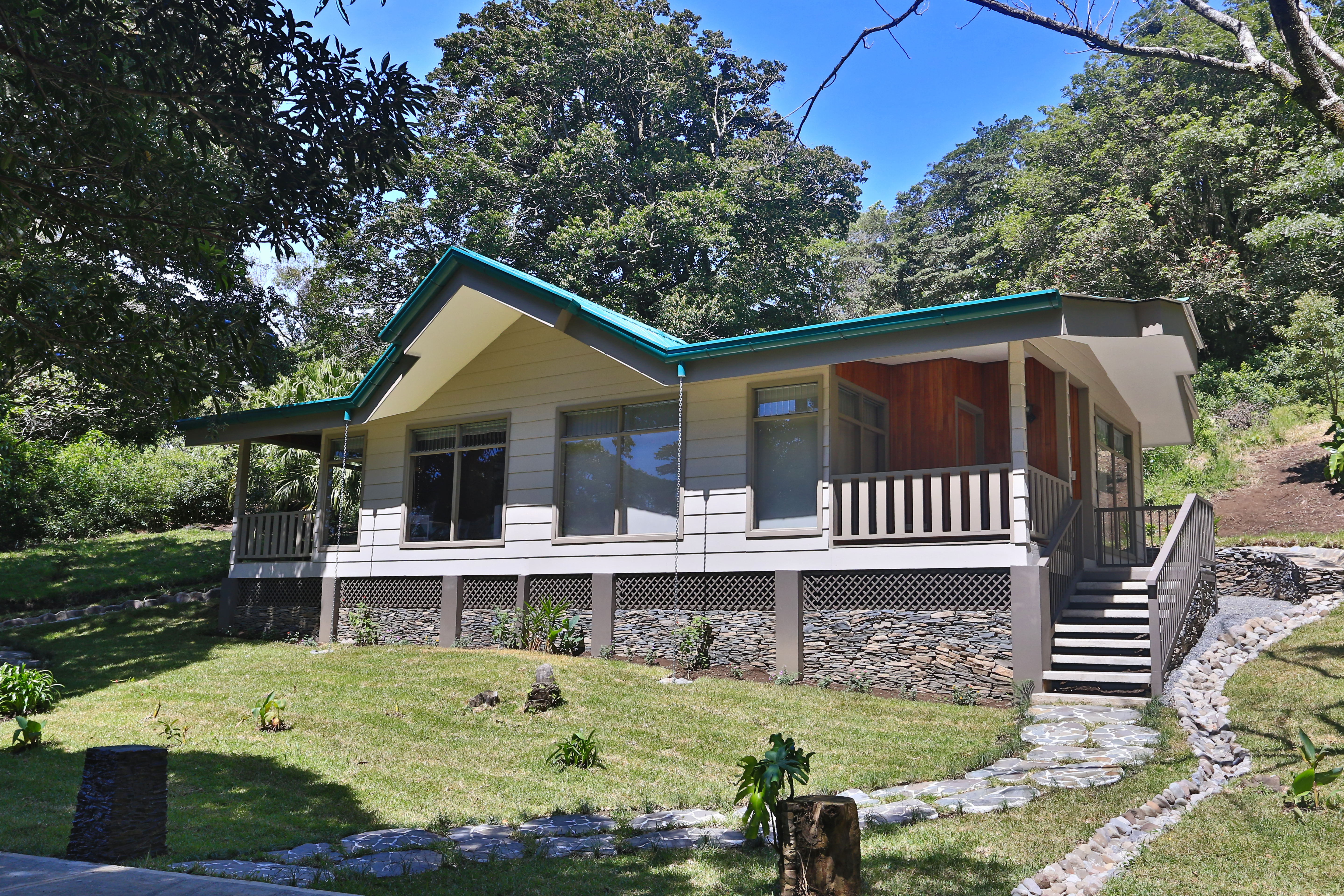Senda Monteverde Hotel