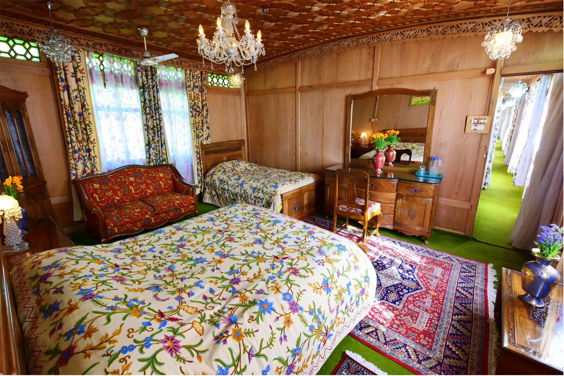 Royal Houseboat