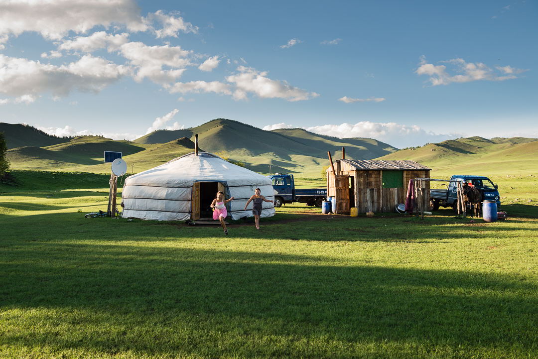 Nomadic Homestay (Naraa's Family)